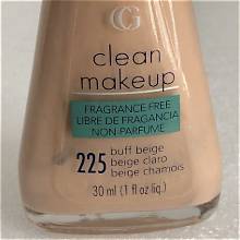 Covergirl Clean Sensitive Skin Foundation (Silver Cap)